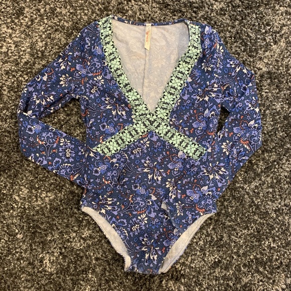 - FREE PEOPLE BODY SUIT - - Picture 1 of 4